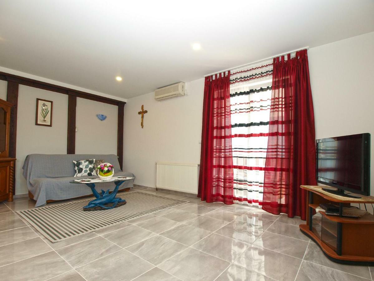 Apartments Dragica 1251 Fažana Eksteriør billede